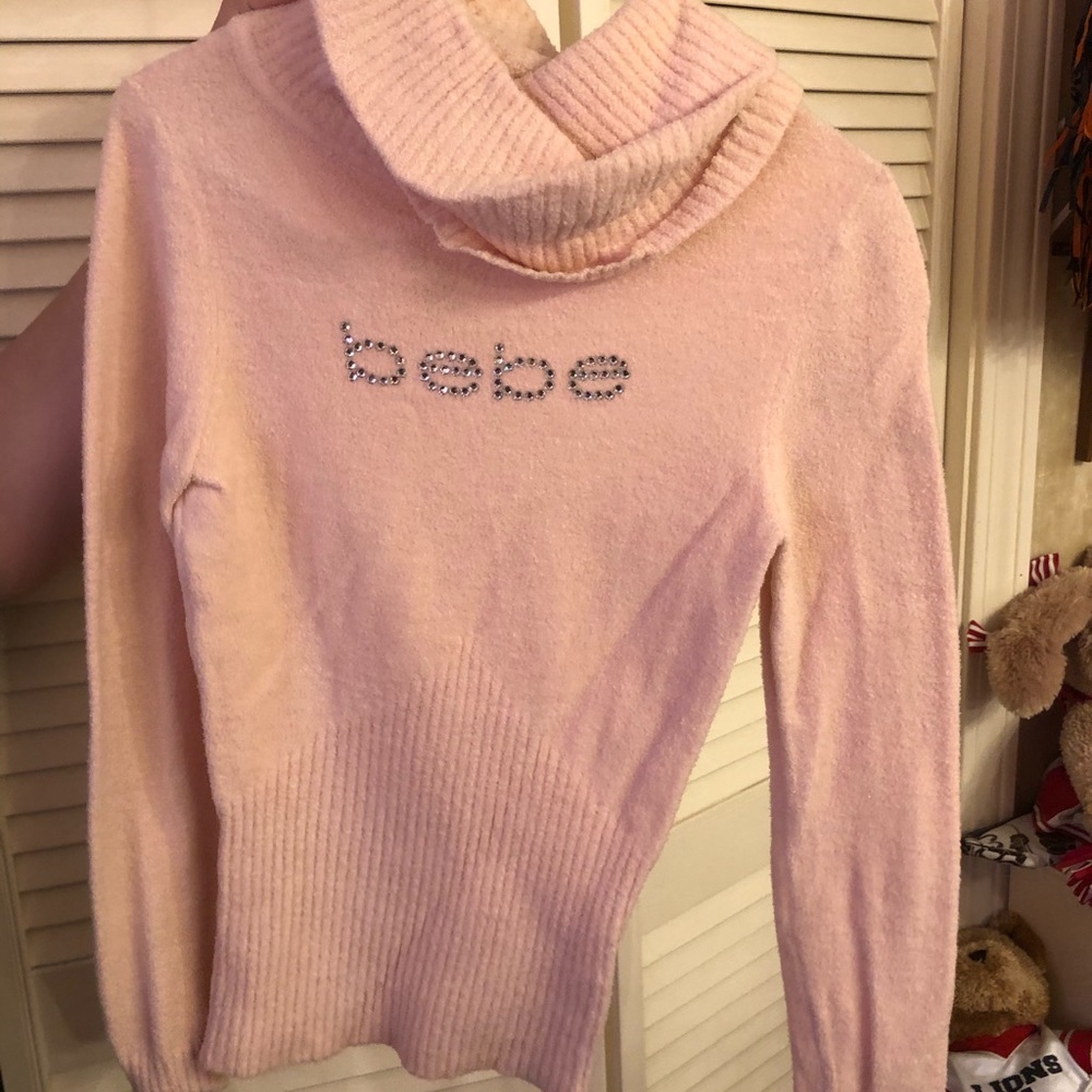 BEBE Pink soft turtleneck BEBE in rhinestones